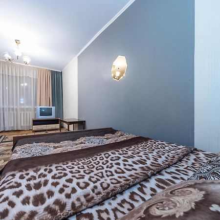 1К.Квартира В Центре Печерска.Лабораторный Пер.26 Kiew Exterior foto