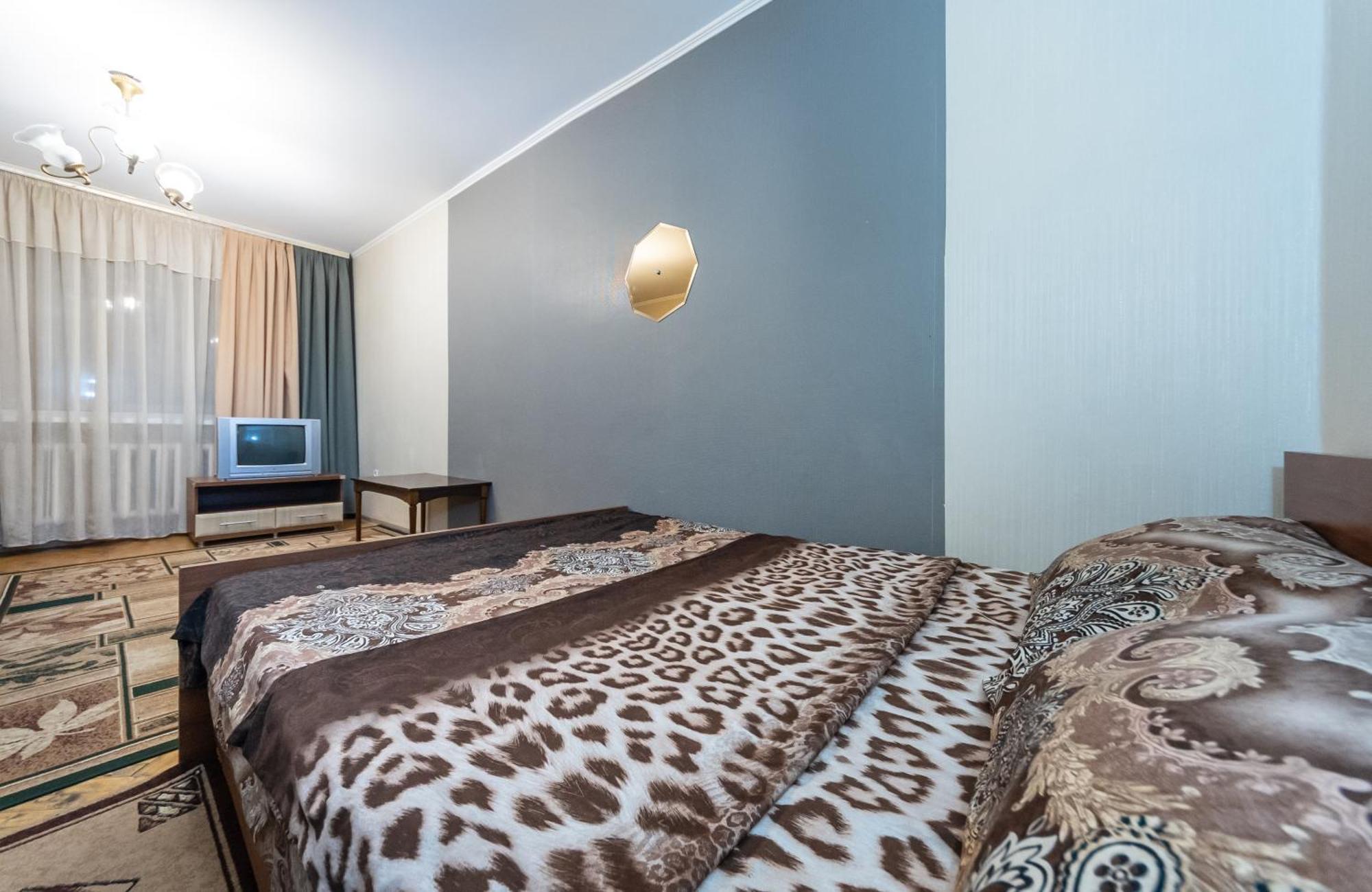 1К.Квартира В Центре Печерска.Лабораторный Пер.26 Kiew Exterior foto